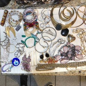 Lot of jewelry